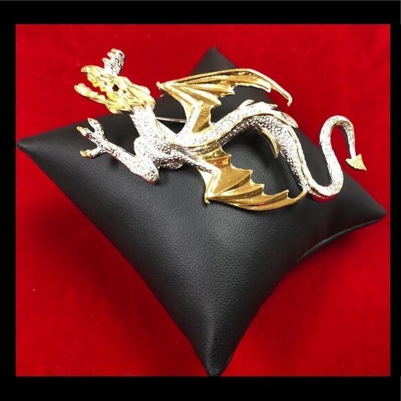 Franklin Mint Flying Dragon Brooch - Picture 1 of 5